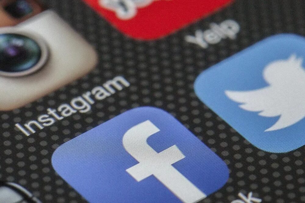 Social Media: Content, Boosting, Advertising