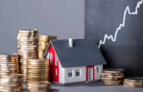 Real estate agent working with clients to buy or sell a home using a HoopJumper-powered website